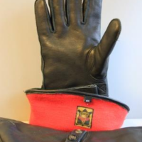 Black Leather/Red Fleece Lined Gauntlets
